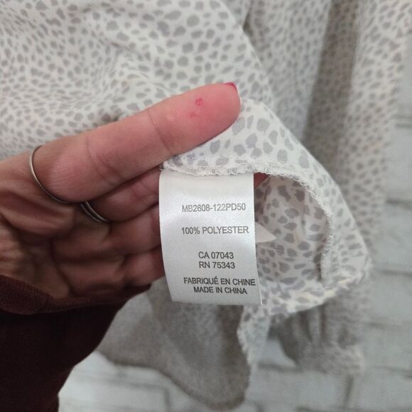 Adrienne Vittadini Long Sleeve Blouse - Picture 3 of 11